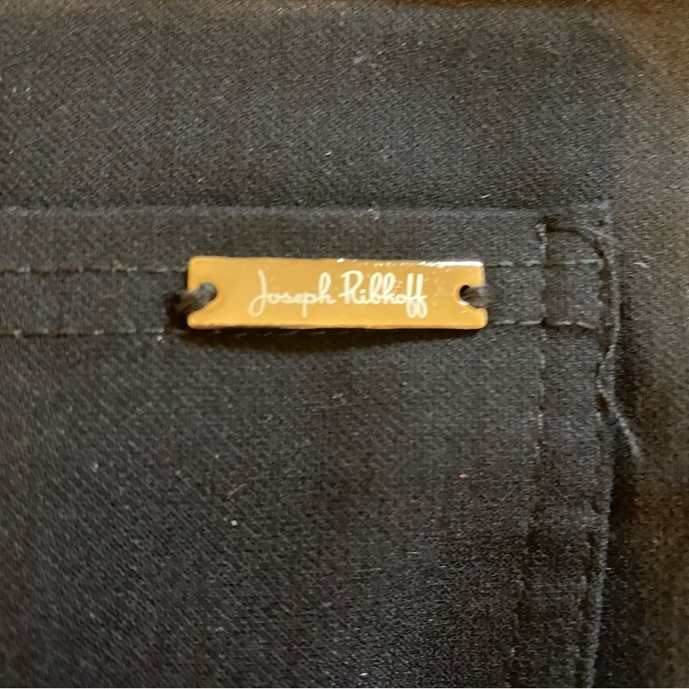 Joseph Ribkoff Black Cropped Pants with Gold Printed Logo - Picture 3 of 6
